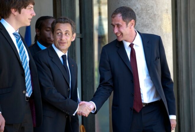 Richard Descoings avec Nicolas Sarkozy, en juin 2009 (©Reuters/Philippe Wojazer) Richard Descoings avec Nicolas Sarkozy, en juin 2009 (©Reuters/Philippe Wojazer)